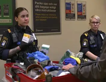 Au cœur des douanes : Suède - Saison 3 - Fly Frbannad P Arlanda – affiche