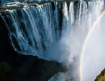 Les chutes d'eau : puissance et rugissements – affiche