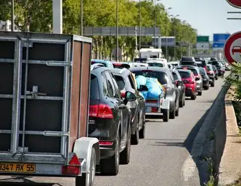 Enquête d'action - Chassés-croisés de l'été : les gendarmes de l'autoroute en alerte – affiche