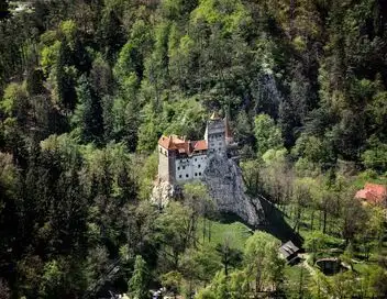 Secrets sauvages du patrimoine - Saison 2 - Château de Bran, à l'ombre des prédateurs – affiche