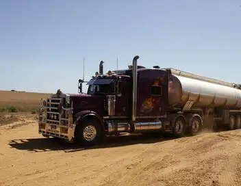 Routiers de l'Outback - Saison 9 - Avant la pluie – affiche