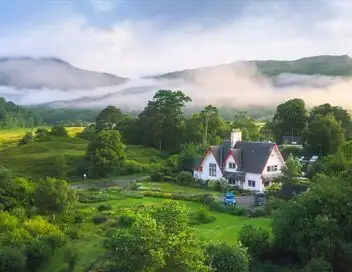 La vie secrète des jardins britanniques - Saison 1 - Un refuge dans les Highlands – affiche