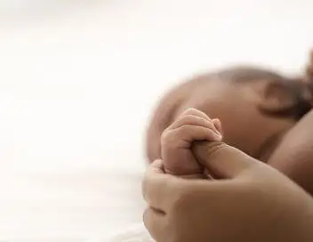 100 jours à la maternité - Saison 1 - Urgence : bébé arrive ! – affiche