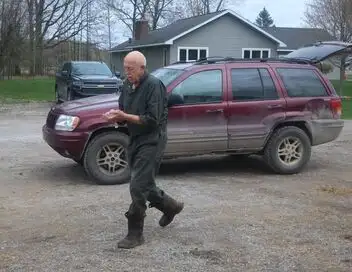 L'incroyable Dr Pol - Saison 13 - Des chiots et des bas – affiche