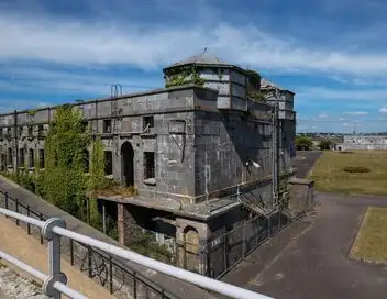 Josh Gates aux frontières du réel - Saison 6 - Les secrets de Spike Island – affiche
