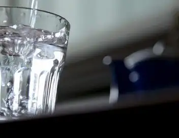 Enquête de santé - Quand l'eau sème le trouble – affiche