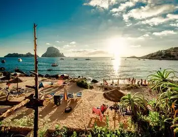 Enquête exclusive - Ibiza, l'île aux deux visages – affiche