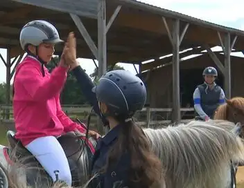 Au galop ! - Saison 6 - La compétition des roses – affiche