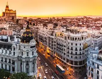 Enquête exclusive - Madrid : nouvelle capitale européenne de l'extravagance – affiche
