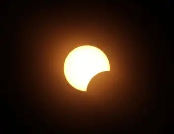 Eclipse totale au-dessus de l'Europe – affiche