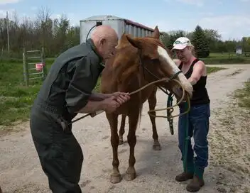 L'incroyable Dr Pol - Saison 7 - Envahis par les flots – affiche