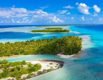 Tuamotu sauvages - Une oasis dans le bleu – affiche