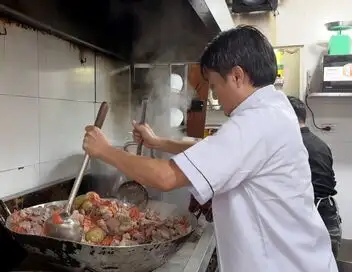 Voyage en cuisine - Vietnam : le lau – affiche