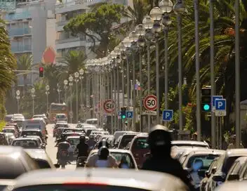 Embouteillages, parkings : dans l'enfer de la route - Saison 1 – affiche