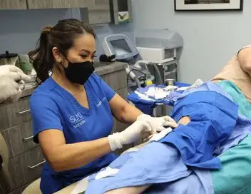 Dr Pimple Popper - Saison 9 - Chéloïdes à gogo – affiche