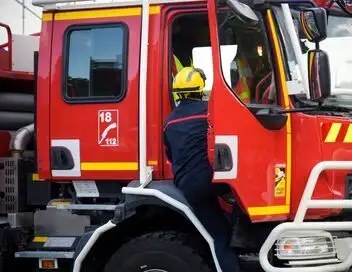Enquête d'action - Pompiers de Rennes : les anges-gardiens bretons – affiche