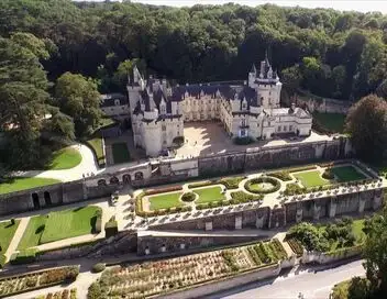 Les trésors des châteaux de la Loire – affiche