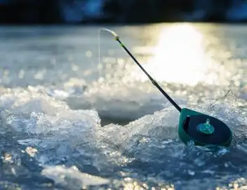 Québec à vol d'oiseau - Saison 16 - Pêche blanche et activités hivernales à la Pourvoirie Waban – affiche