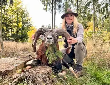 La globe-trotteuse Chasse & Pêche - Saison 4 - Chèvre à Hawaï – affiche