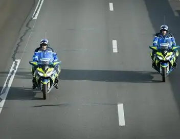 Au coeur de l'enquête - 100 jours avec les gendarmes sur l'A40, l'autoroute des Titans – affiche