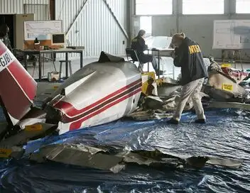 Air Crash Investigation Special Report - Saison 3 - Maintenance bâclée – affiche