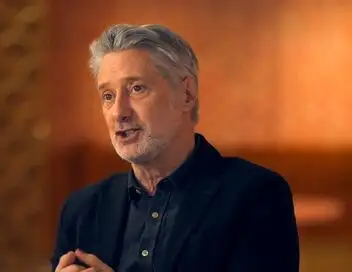 Antoine de Caunes : la vie "rêvée" d'un enfant du rock - Et si on attaquait l'armure... – affiche