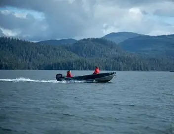 Alaska : seuls au monde - Saison 10 - Another Day in Paradise – affiche