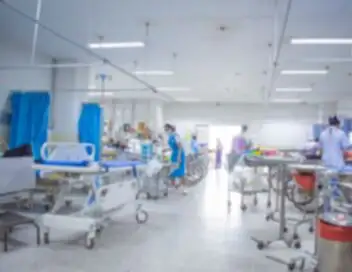 Sans filtre - Les urgences sous perfusion ! – affiche